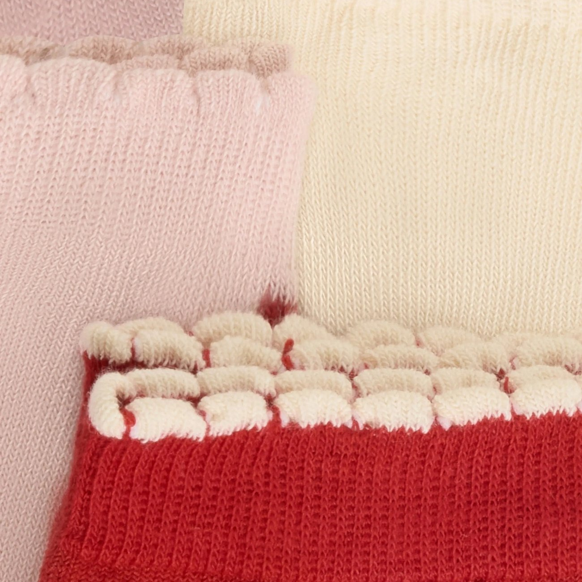 Minymo Kinder-Socken Rose Dust – Detailaufnahme