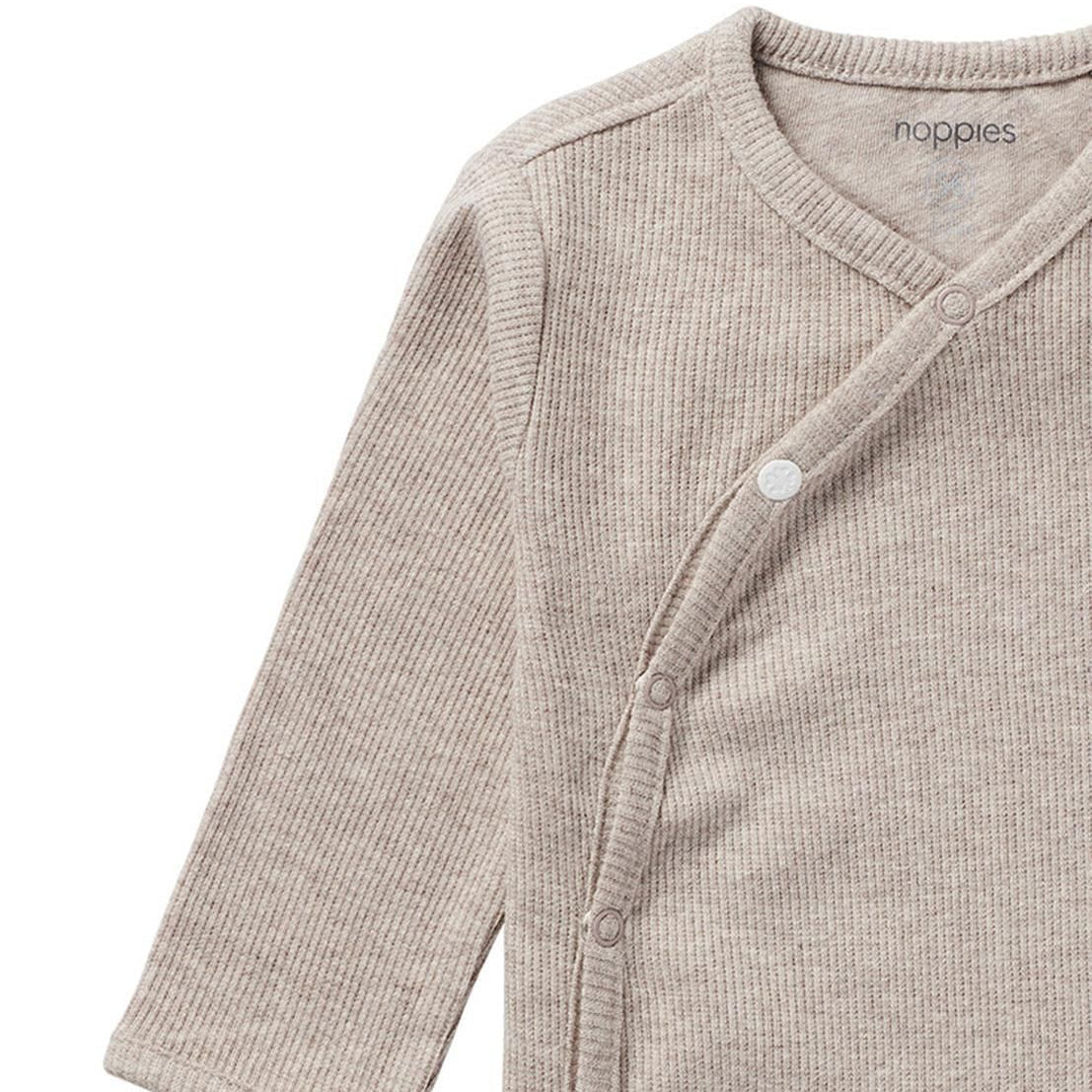 Noppies Strampler Nevis – Taupe Melange – Detail #Farbe_Taupe Melange