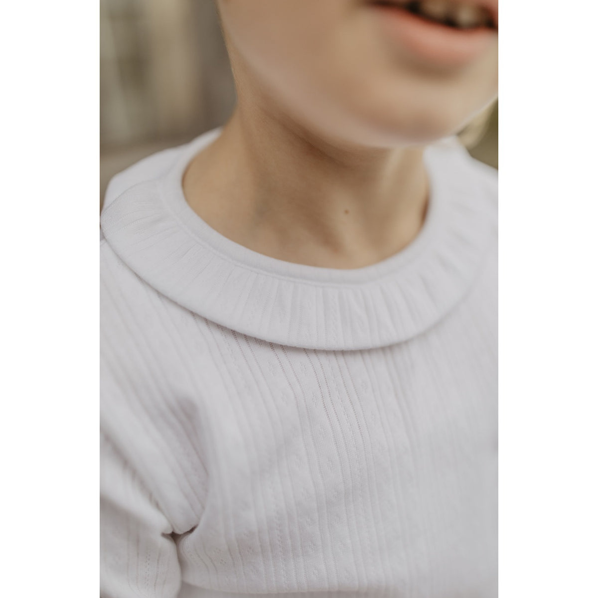 Pointelle-Longsleeve mit Rüschendetail – Ansicht 2