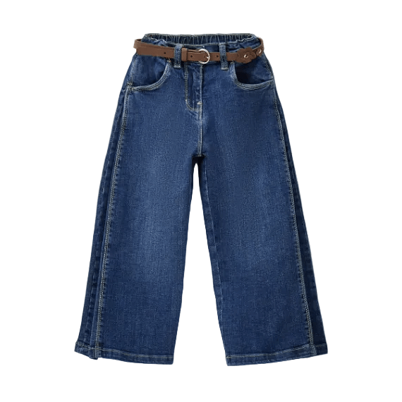 Lockere Jeanshose mit Gürtel